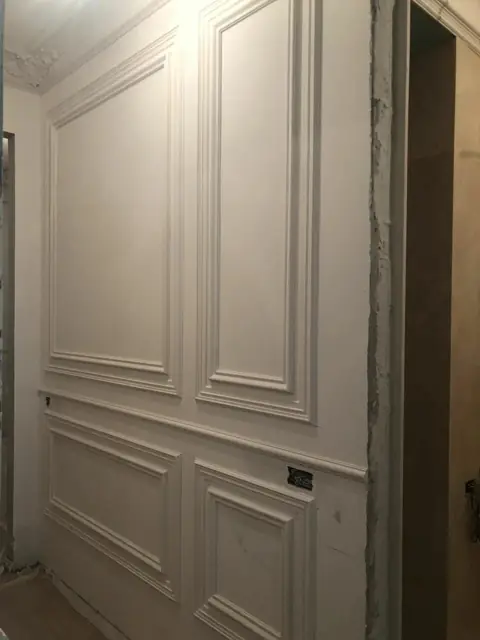 Дверная стена с филёнками
