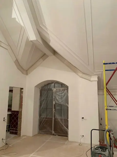 Каркас арки над дверью