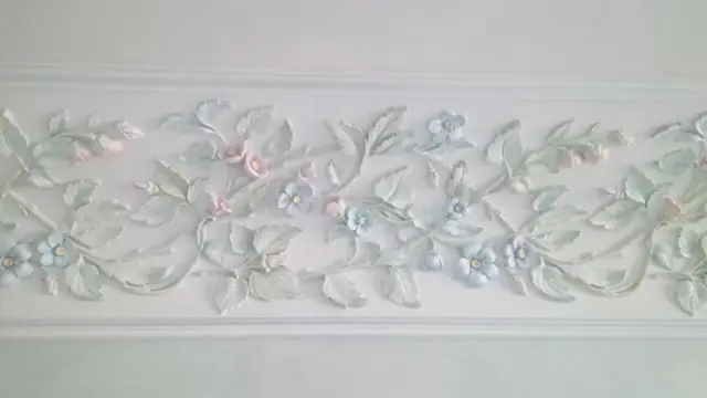 Фриз из роз и листьев крупно