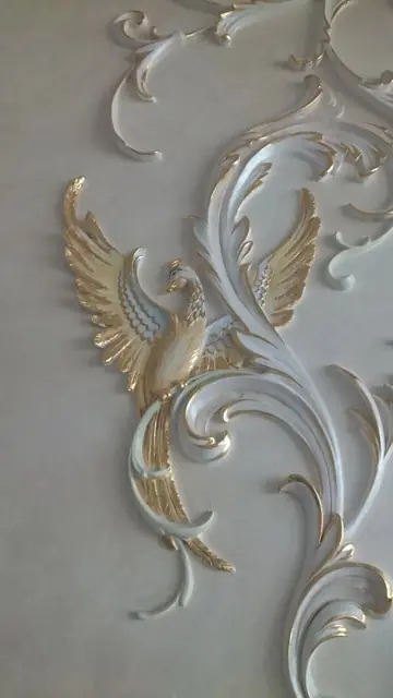 Картуш с птицей и золочением