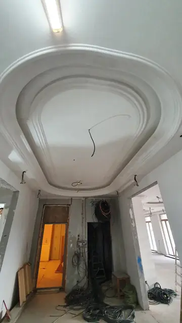 Круглый кессон в прямоугольной раме